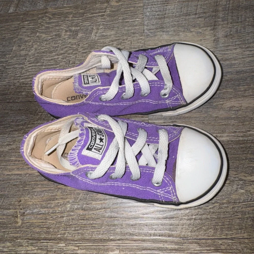 Converse Chuck Taylor All Star Kids Purple Low Top Sneaker 737837F Sz 9 Toddler